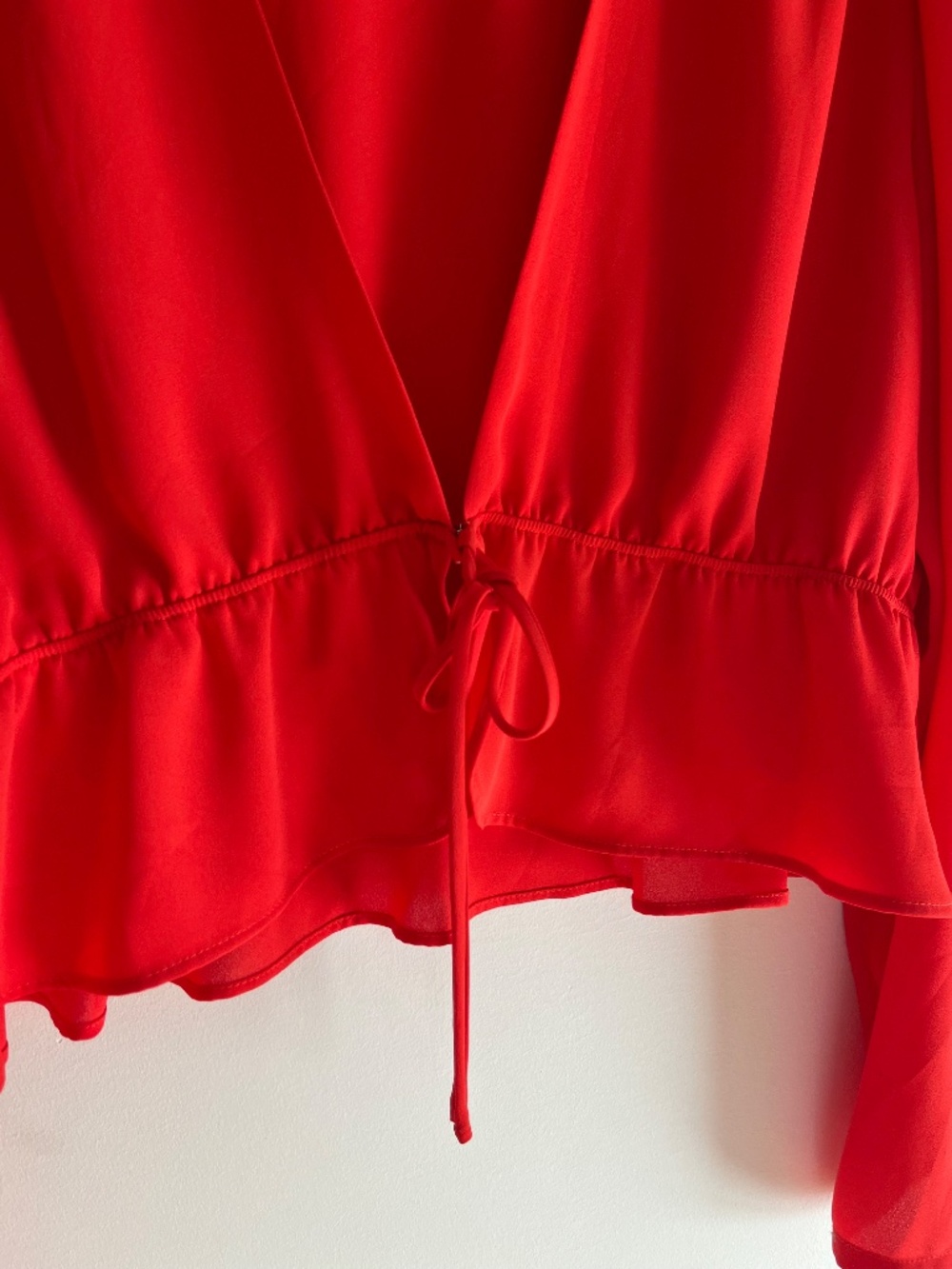 NWT Aritzia plunge top with tie in warm red - Large - Sunday Best - Picture 2 of 9